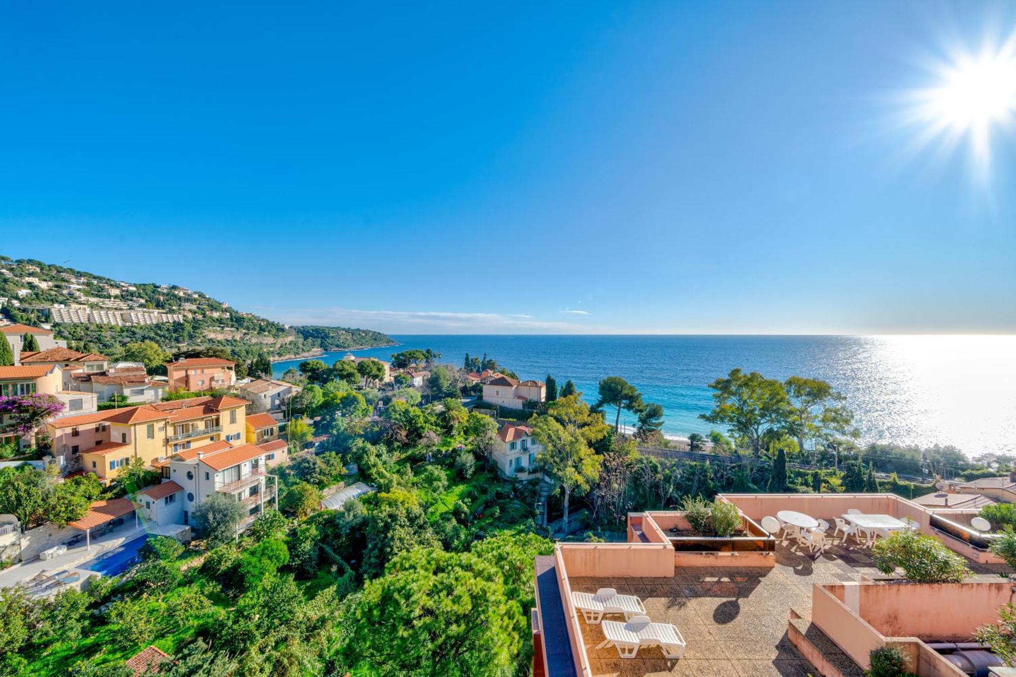 Residence "Le Golfe Bleu" Roquebrune-Cap-Martin Bagian luar foto