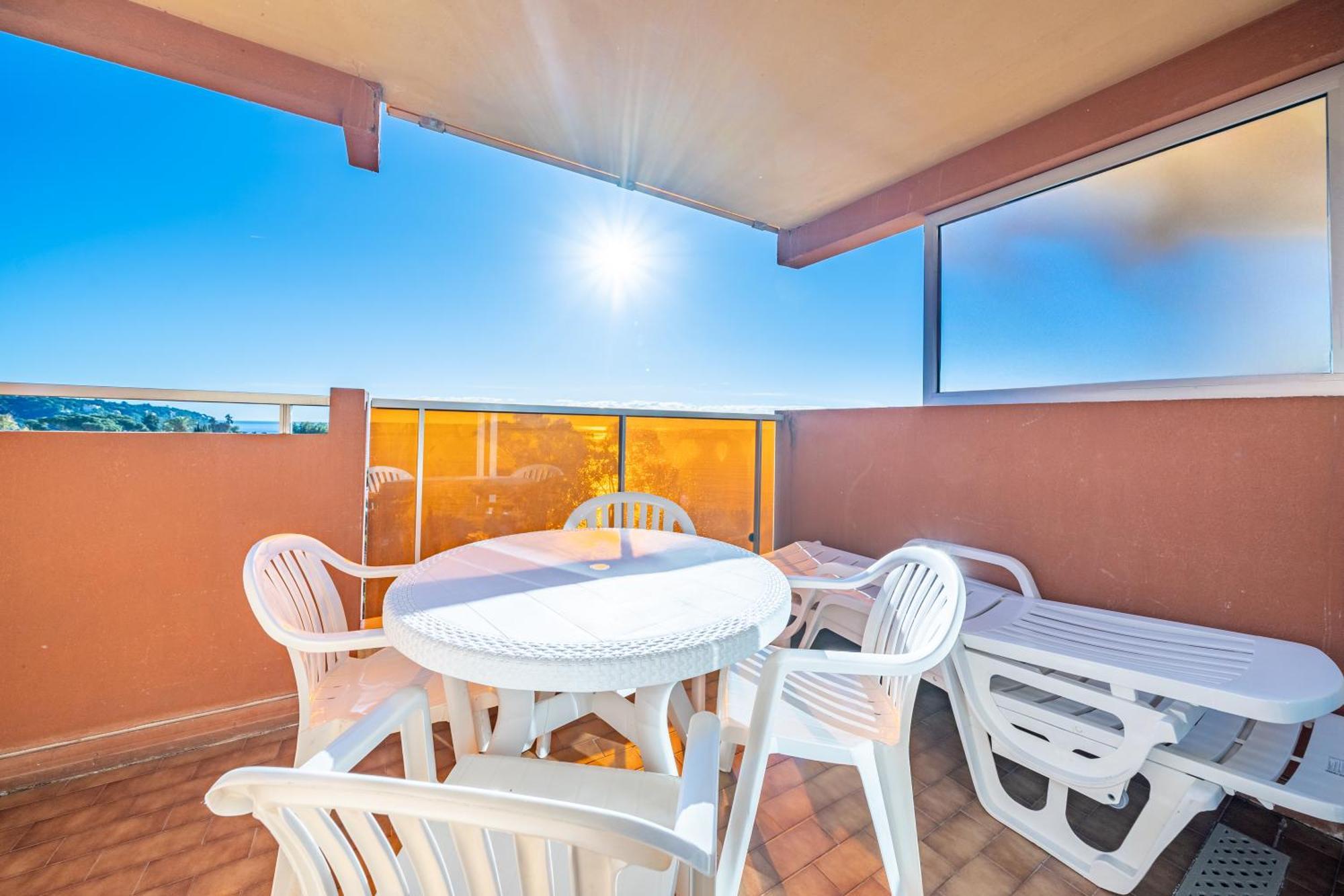 Residence "Le Golfe Bleu" Roquebrune-Cap-Martin Bagian luar foto