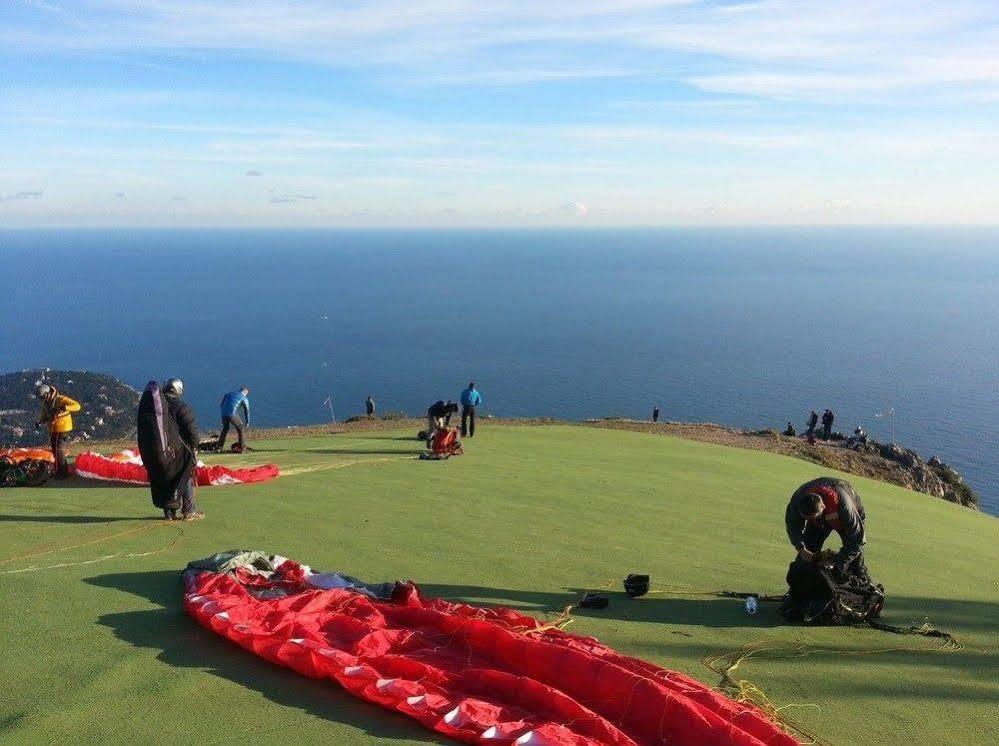 Residence "Le Golfe Bleu" Roquebrune-Cap-Martin Bagian luar foto