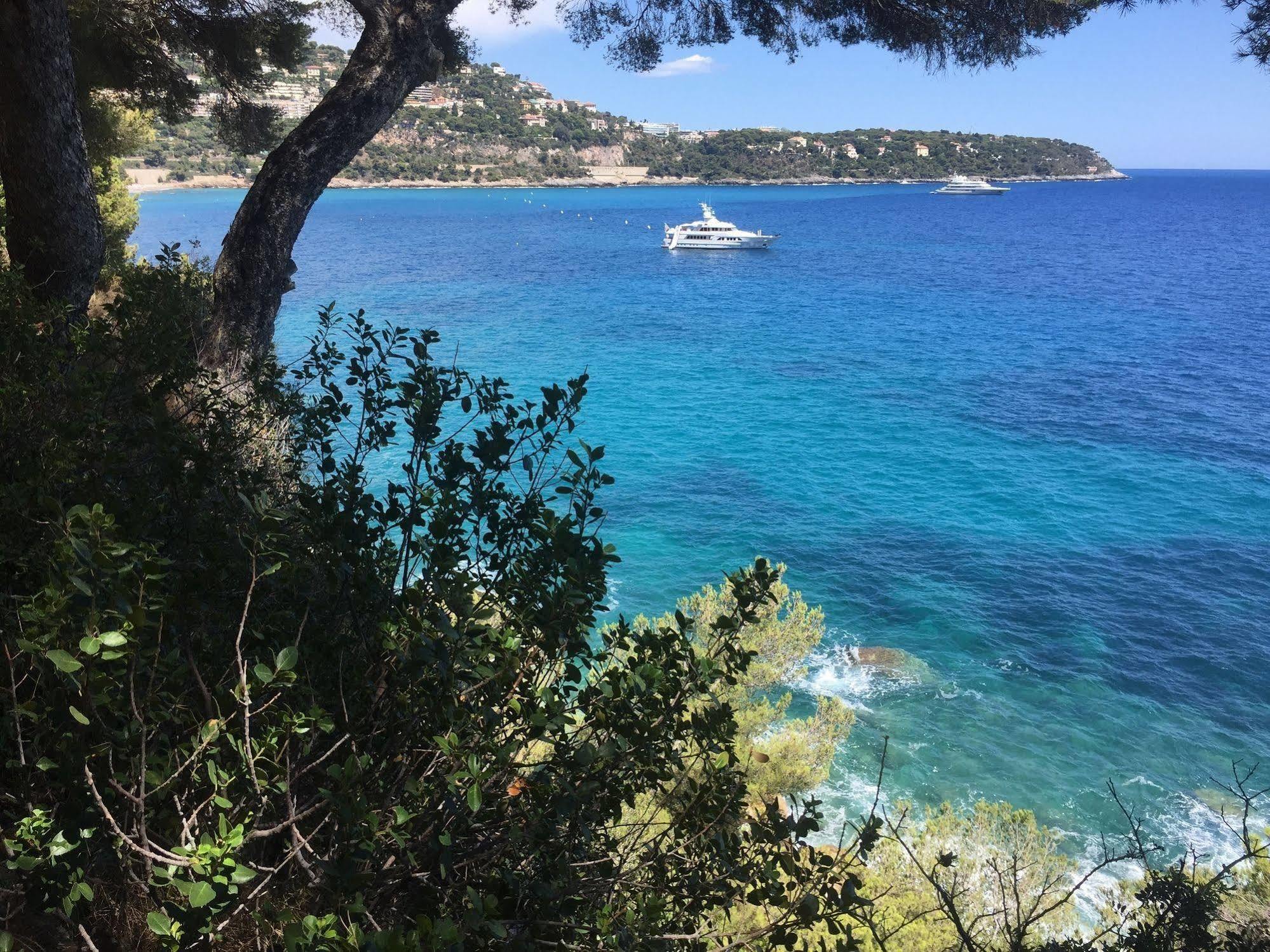 Residence "Le Golfe Bleu" Roquebrune-Cap-Martin Bagian luar foto