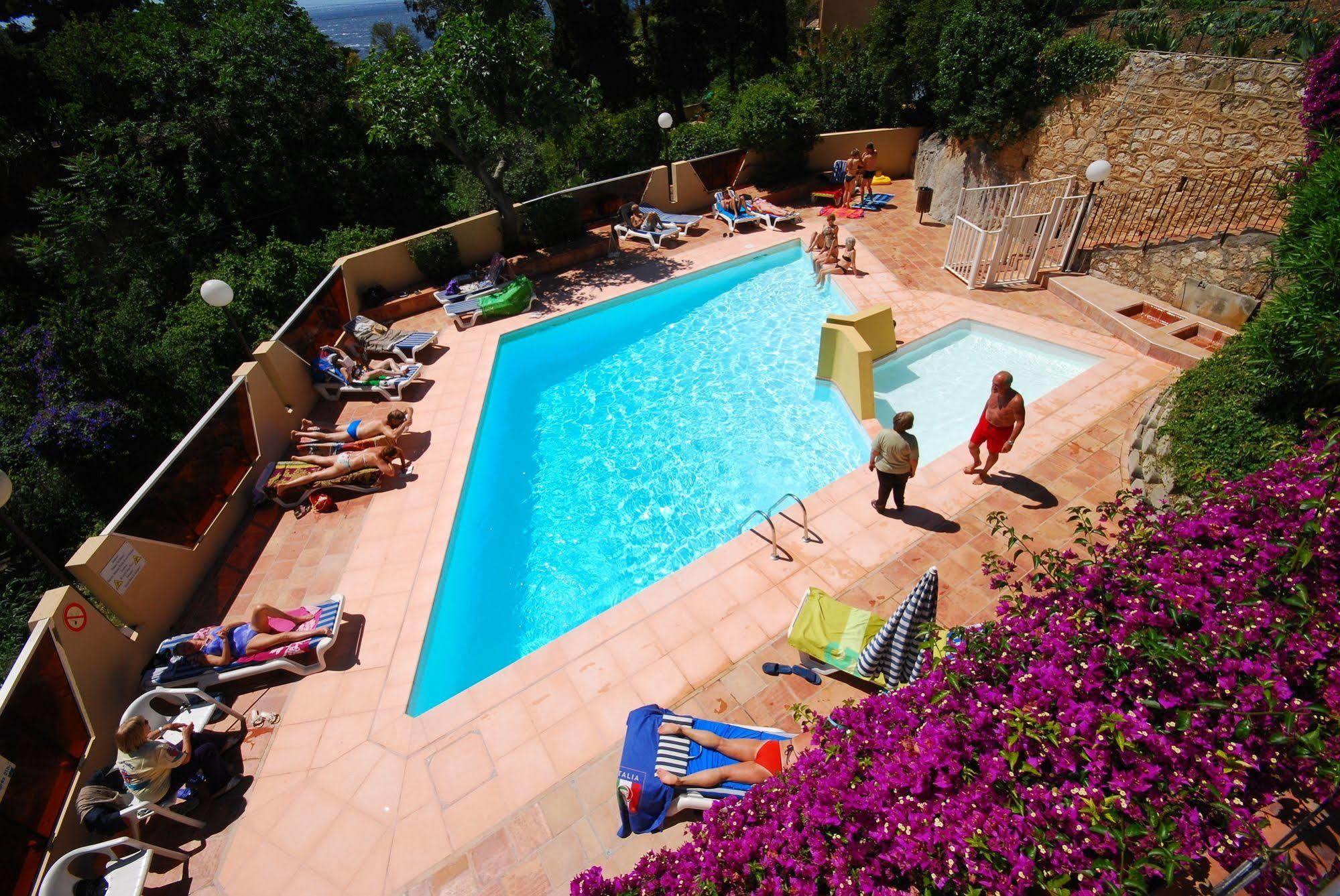 Residence "Le Golfe Bleu" Roquebrune-Cap-Martin Bagian luar foto
