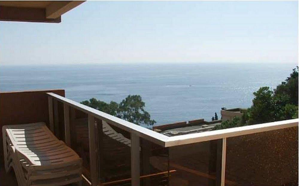 Residence "Le Golfe Bleu" Roquebrune-Cap-Martin Bagian luar foto